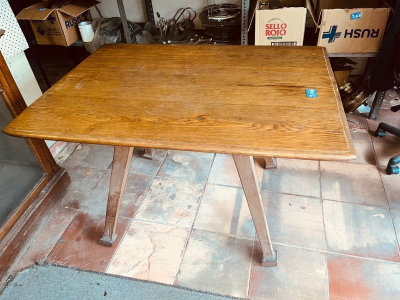 Lote anterior: MESA DE ROBLE EN BUEN ESTADO