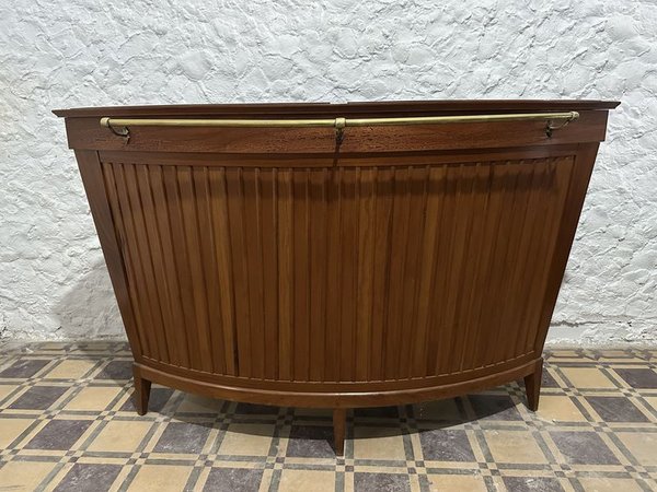 Barra de madera con butacas y estanterías - imagen 2