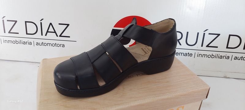 Calzado talle 36 - Zapatos de cuero negro - imagen 2