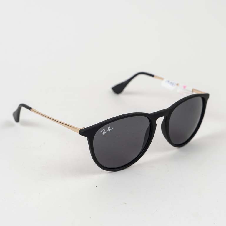 Lote siguiente: Par de lentes de sol en excelente condición