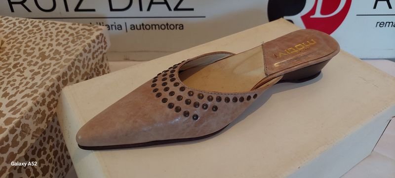 Calzado de cuero en excelente condición - imagen 3