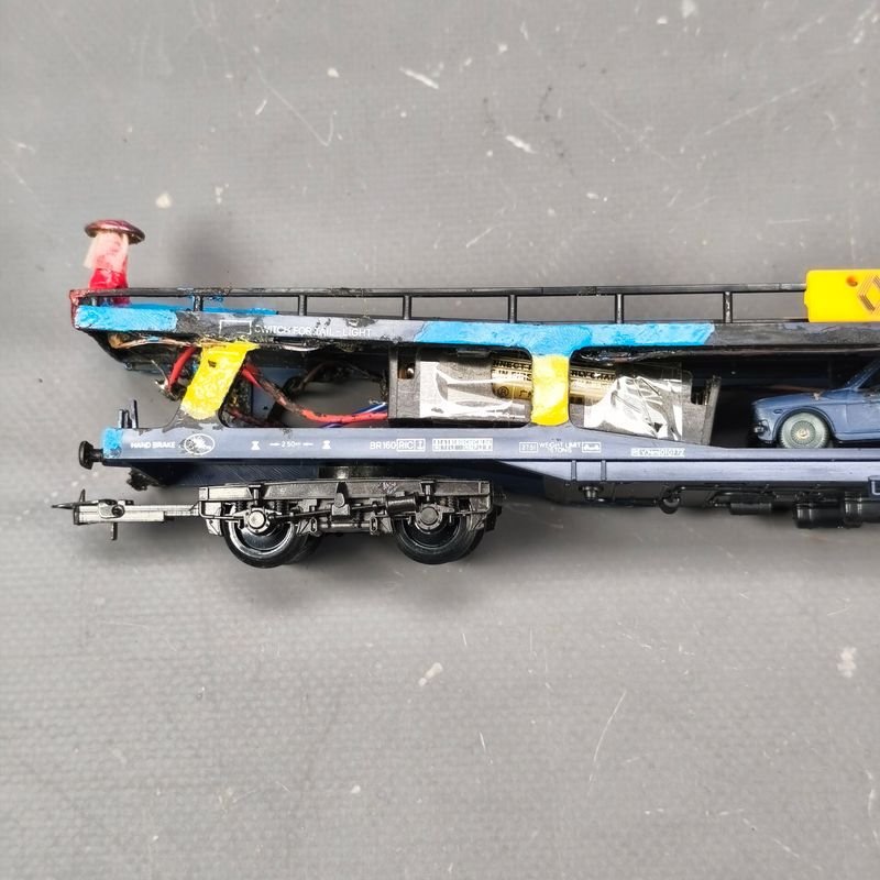 Colección de trenes modelo en HO escala con detalles y características - imagen 16