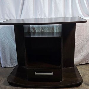 Mueble de TV oscuro para restaurar - imagen 2