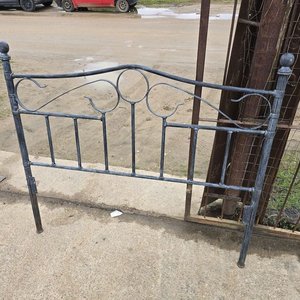 Lote anterior: Cabecera de Cama Antigua de Hierro Forjado