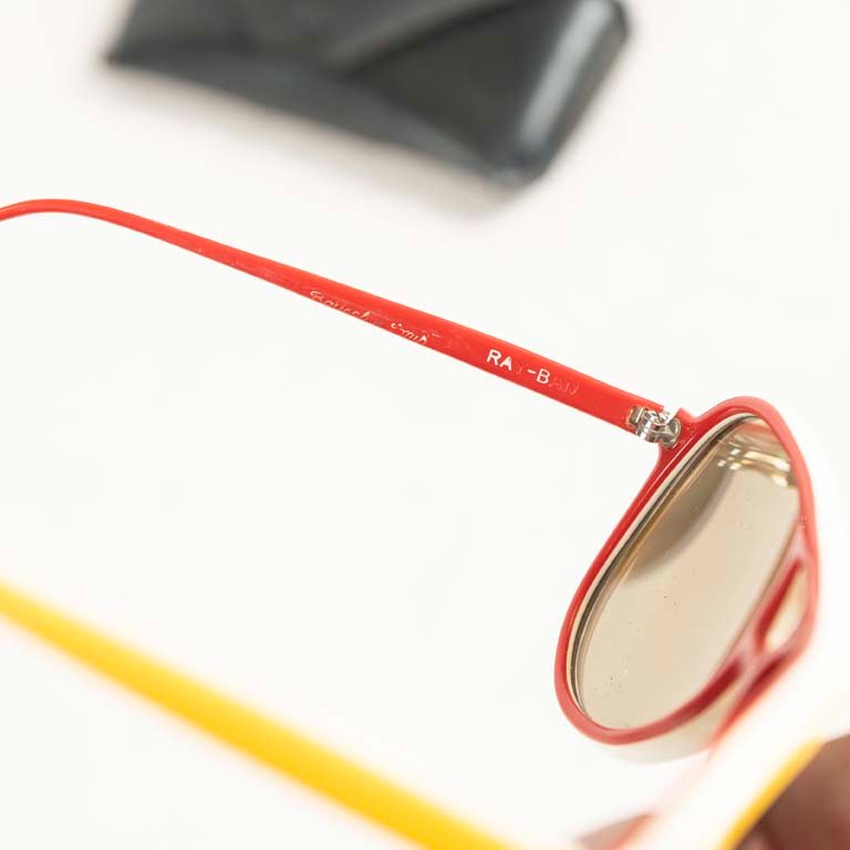 Lentes de sol espejados con estuche - imagen 2
