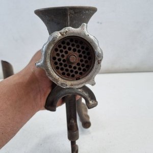 Antigua Máquina de Picar Carne Alexanderwerk con Embudo para Embutir - imagen 5