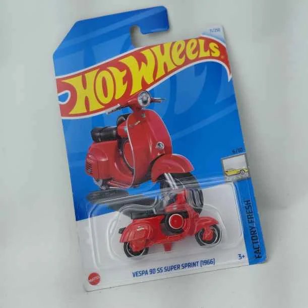 Lote siguiente: Hot Wheels Vespa 1966 - Juguetes
