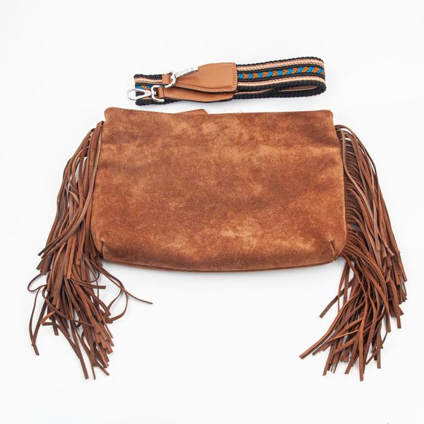 Cartera de Cuero Marrón con Flecos y Correa Estampada