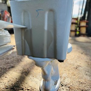 Inodoro Blanco con Mochila - imagen 2