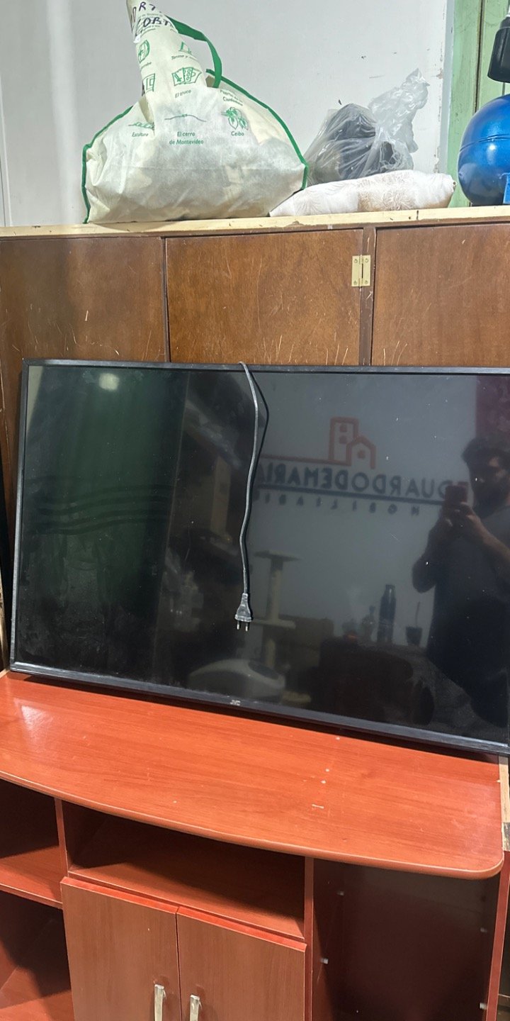 Televisor LED JVC 49 Pulgadas Funciona