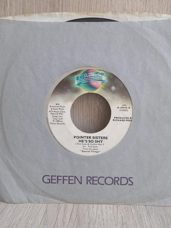 Lote siguiente: Vinilo de Disco con Etiqueta y Texto
