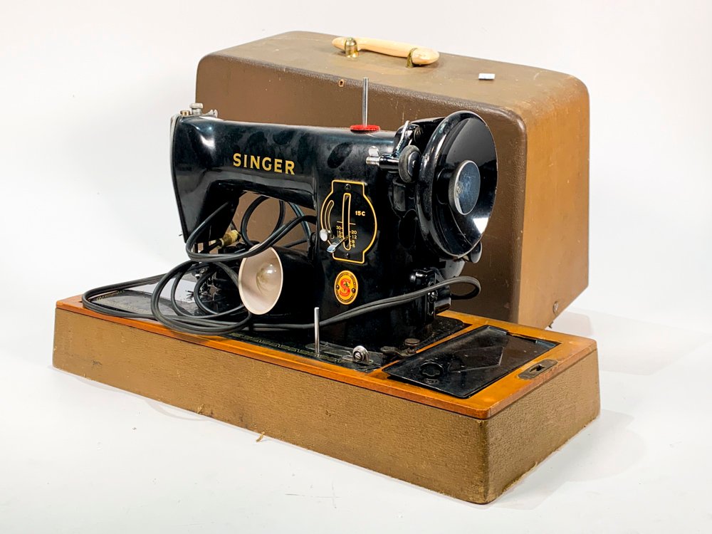 Máquina de coser Singer portátil con pedal - imagen 4