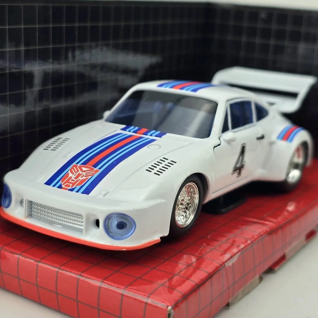 Transformers Jazz Porsche 935 Turbo juguete en miniatura - imagen 4