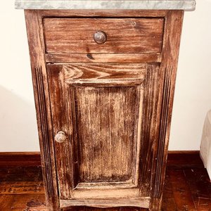 Lote anterior: Mesa de Luz Antigua con Cajón, Puerta y Mármol