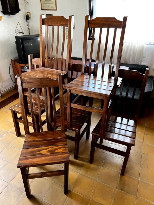 Juego de Comedor con Mesa Extensible y Seis Sillas de Madera - imagen 10