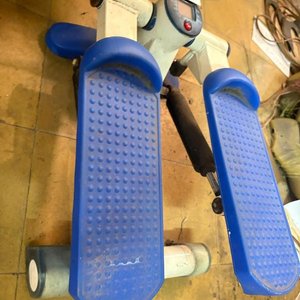 Escaladora de Ejercicio con Pistones Hidráulicos y Contador Digital - imagen 1