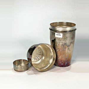 Coctelera Cónica de Metal con Tapa - 24 cm de Altura - imagen 3