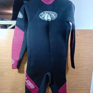 Traje de Neopreno Talle Medio para Deportes Acuáticos - imagen 1