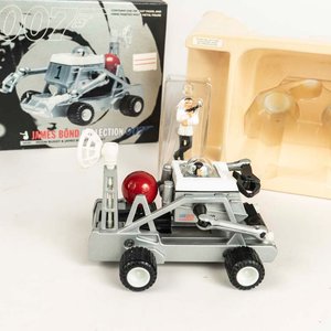 Moon Buggy con figura de James Bond de la película Los Diamantes son eternos colección Corgi en su caja original - imagen 2