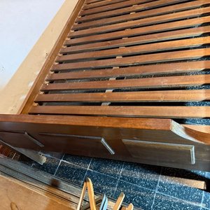 Cama de Una Plaza de Madera con Parrilla - imagen 4