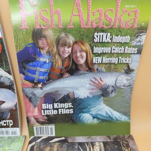 Lote de 4 Revistas de Pesca y Actividades al Aire Libre: Fish Alaska y Спортивный Турист - imagen 4