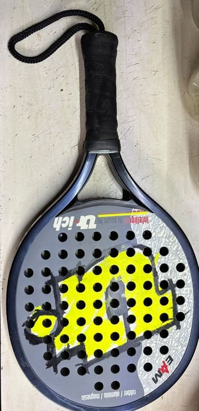 Paleta de Pádel Davor Intelligent 20 con Funda