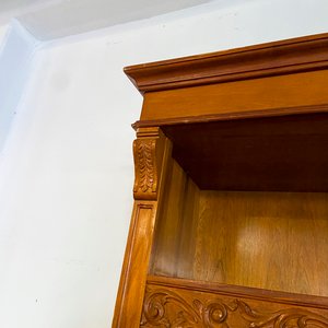 Mueble de madera con vitrina y cajones - imagen 5