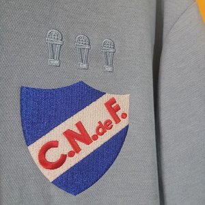 Camiseta Oficial Club Nacional de Football Edición Celeste Sebastián Coates N° 4 Talle XL - imagen 3