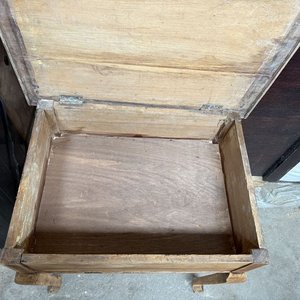 Antigua Mesa Baúl de Pino Blanco - imagen 3