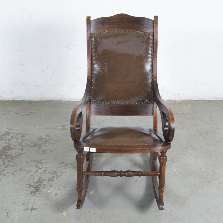 Sillón Hamaca Colonial Tapizado en Cuerina Marrón