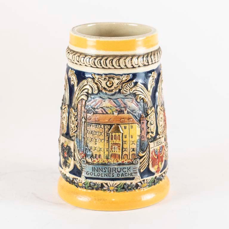Lote siguiente: Jarra de cerveza de gres con relieve Innsbruck