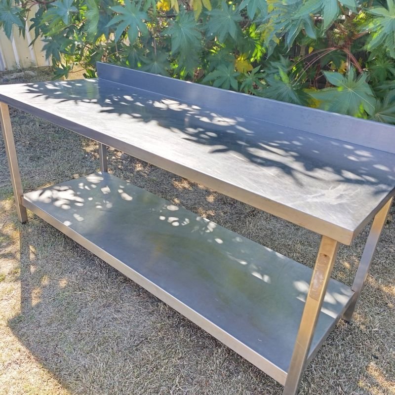 Mesa de Acero Inoxidable con Estante Inferior - imagen 2