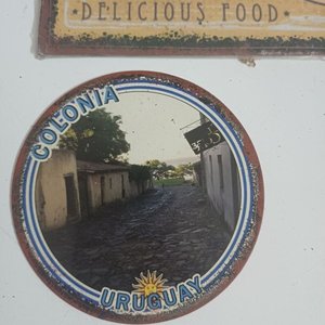 Lote de 8 Chapas Vintage: Montevideo, Uruguay, Coffee, Hot Dog, Pirelli y Warsteiner - imagen 6