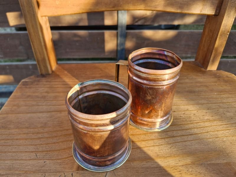 Dos tazas de bronce en excelente condición - imagen 2
