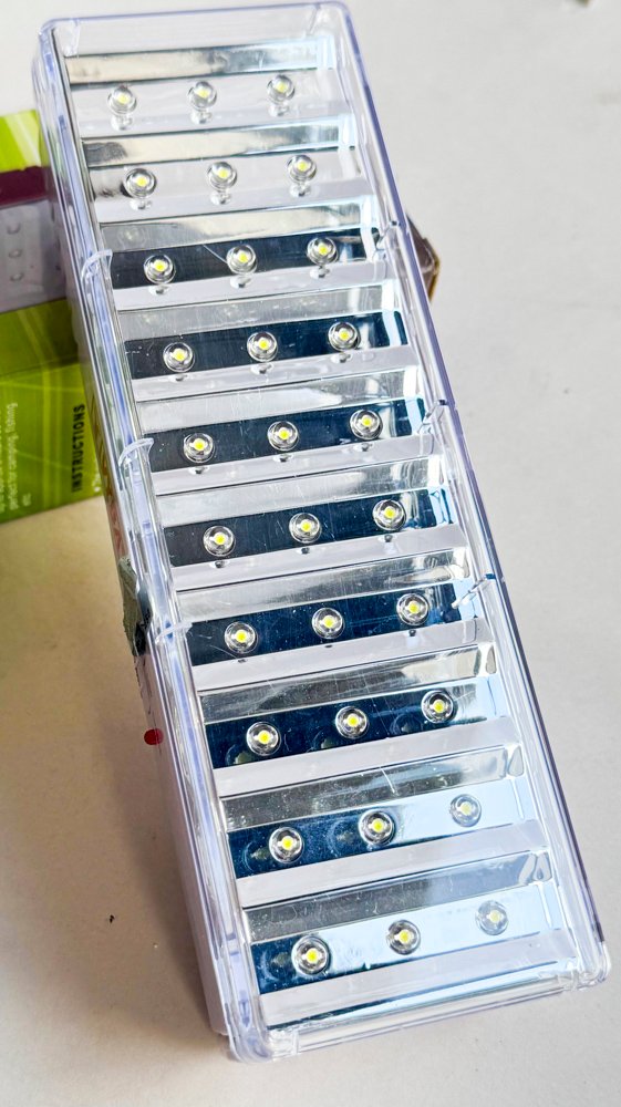 Venta de Máquina de Fotos CANON con Estuche y Lámpara de Emergencia - imagen 10