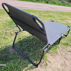 Catre Plegable para Camping - Tela Gris Rayada y Caños Negros - imagen 4