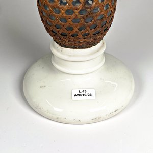 Lámpara Antigua con Base de Losa y Pantalla de Mimbre - imagen 4