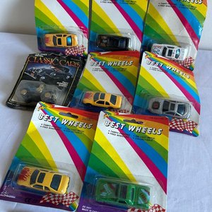 Lote de 9 Autos Coleccionables "Best Wheels" Nuevos en Blíster - imagen 3