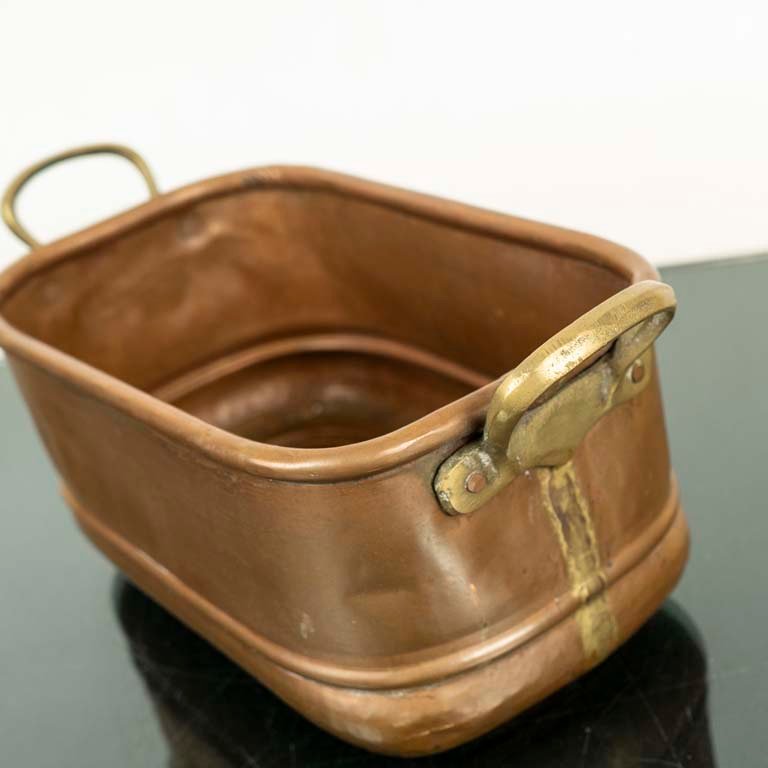 Item 2104010 - Image 1