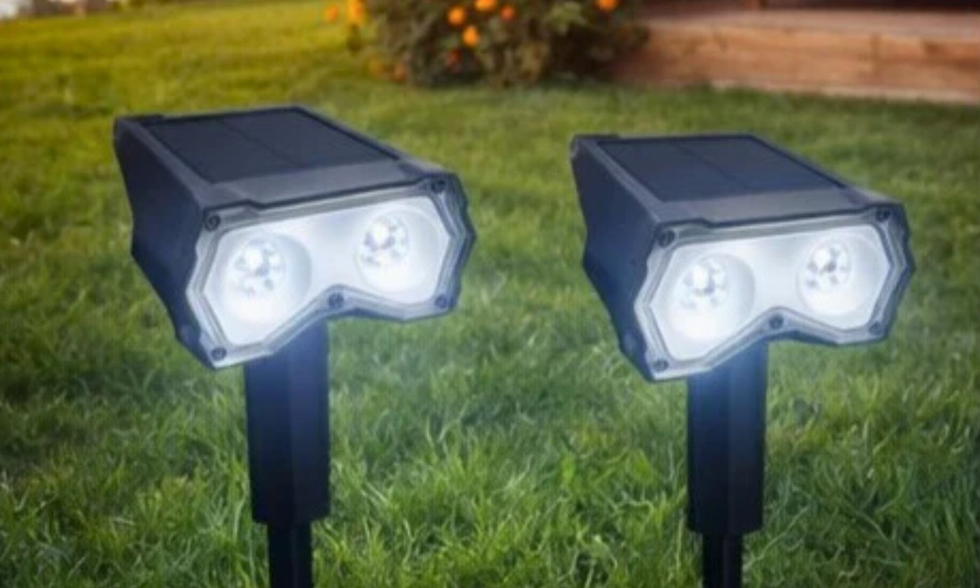 Juego de 2 Luces Solares LED Brillanfire con Sensor, Luz Blanca, Nuevas en Caja