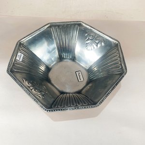 Centro de Mesa Octogonal en Peltre con Detalles Florales - 30 cm - imagen 3