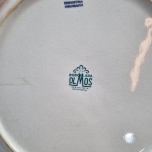 L 268 - 17 Piezas - Importante lote de 17 platos antiguos en porcelana de la firma 'Dlmos Industria Uruguaya' con motivos florales y bordes ondulados (12 postre 18cm / 5 playos 23cm) - imagen 4