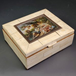 Alhajero Antiguo de Hueso con Pintura Romántica Firmada - imagen 2