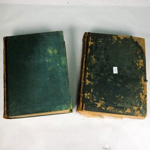 Lote anterior: Dos Enciclopedias Antiguas con Tapa Verde y Mapas