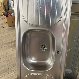 Lote siguiente: Mesada de Acero Inoxidable con Pileta Doble