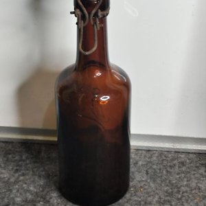 Botella Antigua Bilz Vidrio Ámbar con Tapa Original - imagen 4