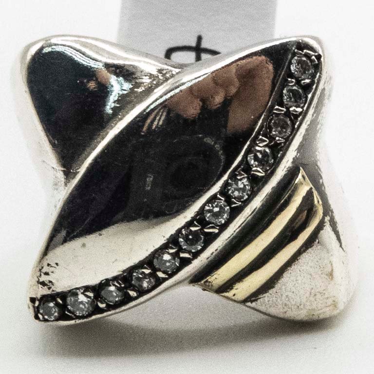 Anillo de Plata con Circones y Detalles Dorados