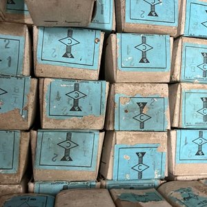 Lote de 53 Cajas de Tornillos de Industria Uruguaya - imagen 4