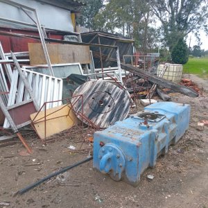 Lote siguiente: Equipo Industrial Azul Grande