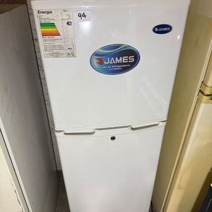 Lote anterior: Heladera James con Freezer
